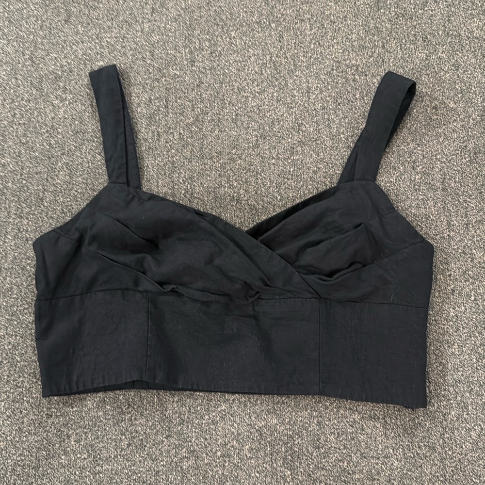 Banana Republic crop top size 14 but I would say more like a 10/12